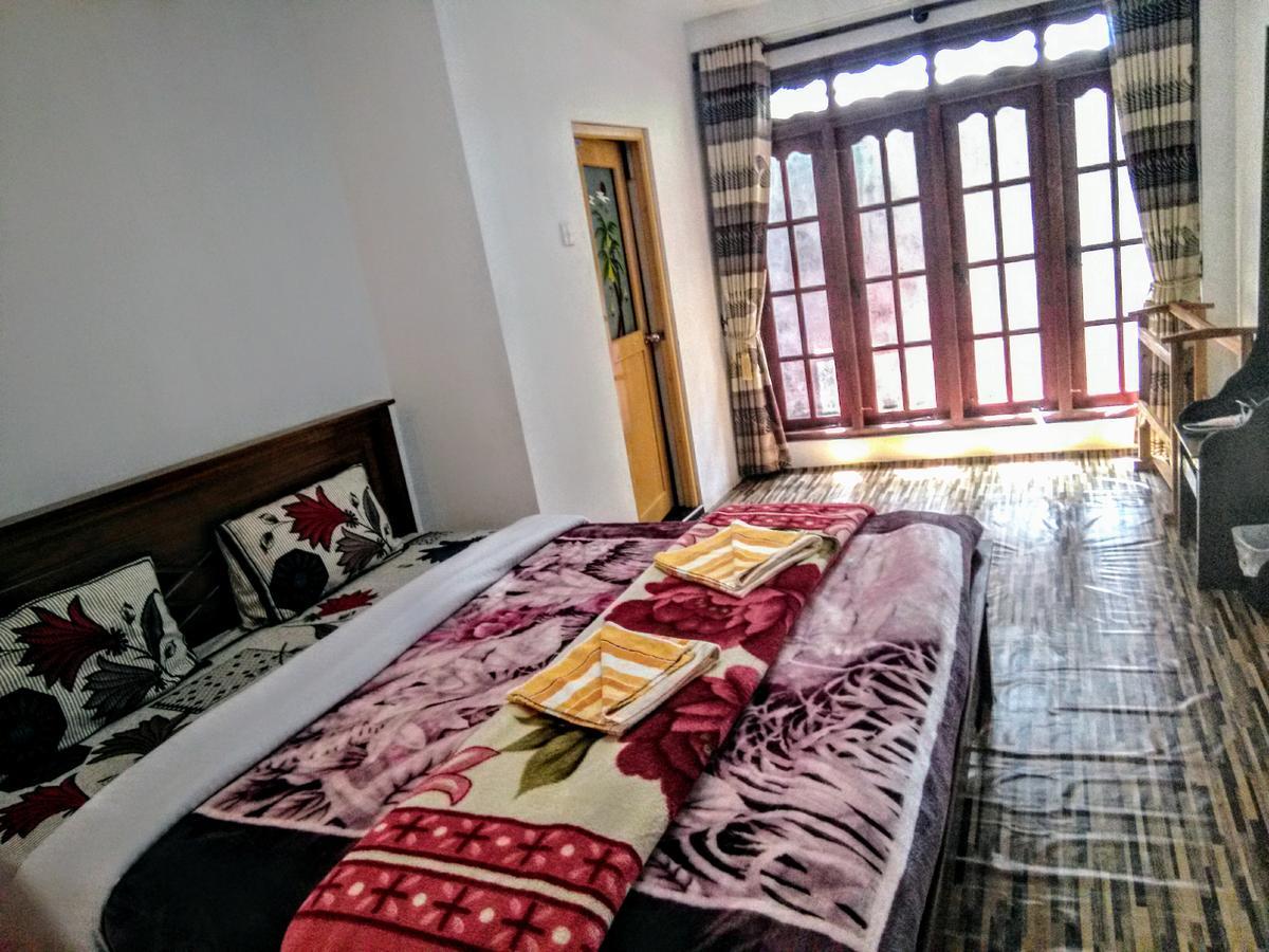 Travellers Nest Inn นูวาราเอลิยา ภายนอก รูปภาพ